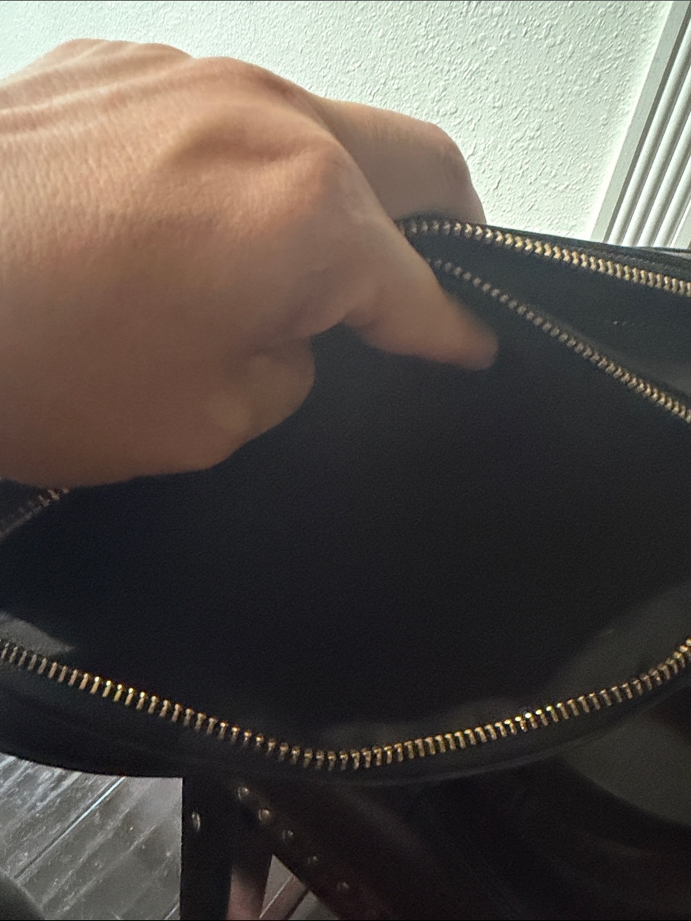 Coach Black Quilted Leather crossbody jet Bag with Gold Hardware - Picture 10 of 12